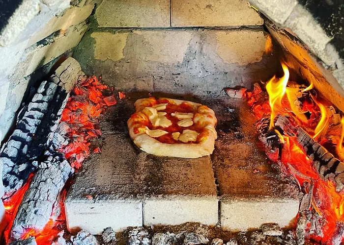 Walnut 1 Луксозна вила Дебращица