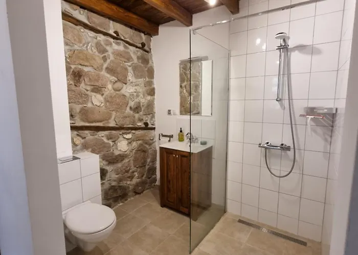 Walnut 1 Луксозна вила