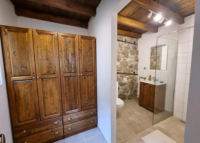 Walnut 1 Дебращица