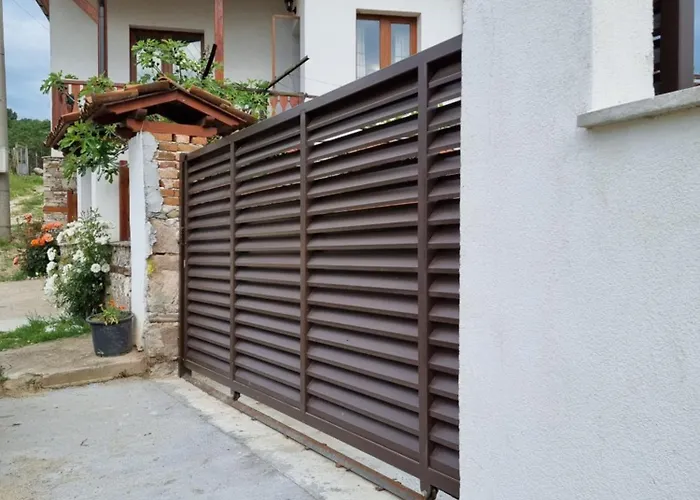 Walnut 1 Дебращица